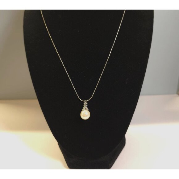 Silver Tone Chain Necklace With Faux Pearl Pendant & Rhinestone Accents - Picture 6 of 10